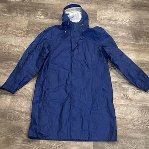 L.L. Bean Men's Medium Blue‎ Waterproof Raincoat